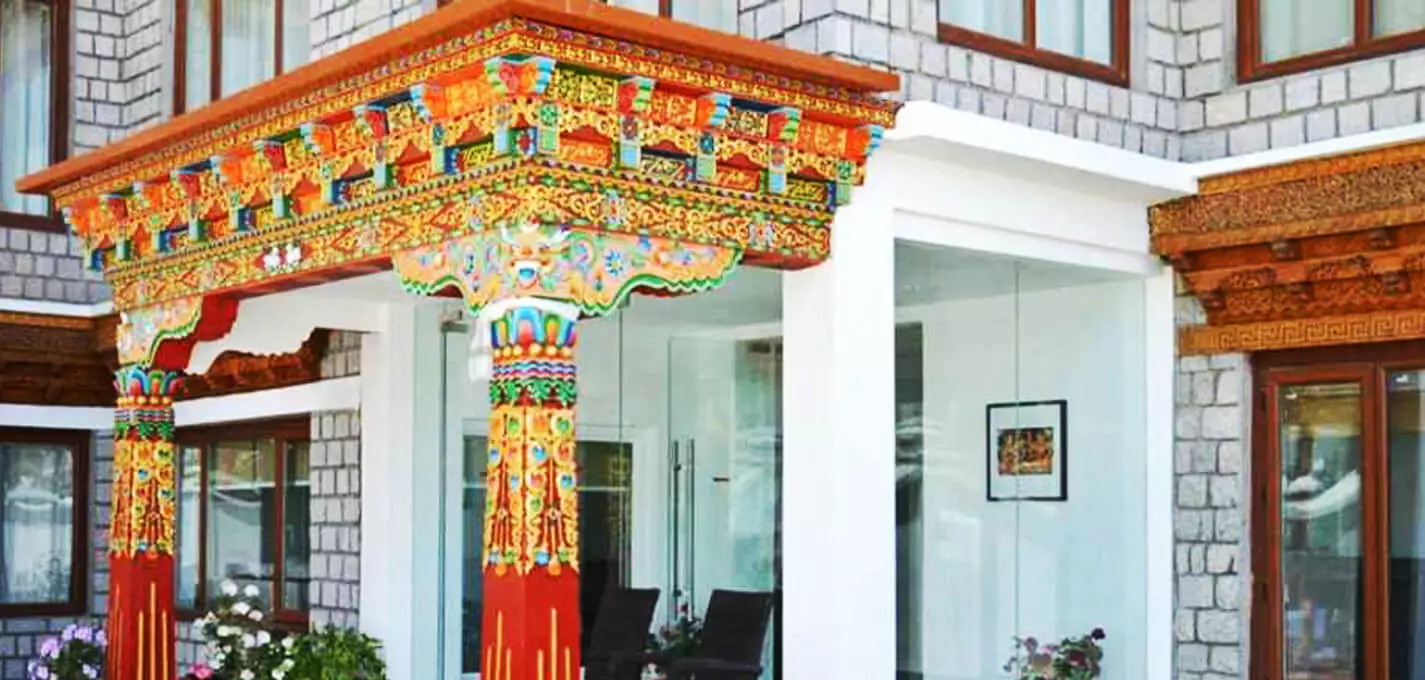 Hotel Sera Courtyard